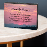 Inspirerend sereniteit gebed roze zonsondergang houten kist print<br><div class="desc">Zwart geschilderd, houten doosje dat is ontworpen om te hangen of te staan en dat is voorzien van het afbeelding van een kleurrijke, roze zonsondergang achter een bergketen, samen met de inspirerend woorden van de Serenity Prayer. Een mooie decoratie voor het huis die een doordacht geschenk maakt voor vrienden en...</div>