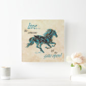 Inspirerend wandklok op het plein (Huis)