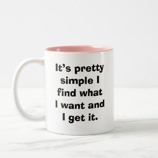 Inspirerend woorden in beige tekst op tweekleurige koffiemok