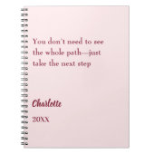 Inspirerende doel citaat in blosroze notitieboek (Voorkant)