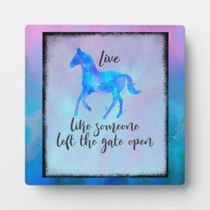Inspirerende quote met een vrijlopend paard fotoplaat