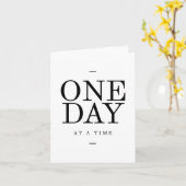 Inspirerende quote voor één dag witte zwarte cadea kaart (Gele Bloem)