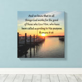 INSPIRERENDE ROMEINEN 8:28 DESIGN CANVAS AFDRUK (Insitu (Houten vloer))