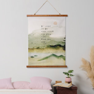 Inspirerende Rumi-citaten op waterverflandschap  Hangend Wandkleed