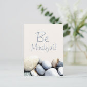 Inspirerende stijlvolle Be Mindful kiezelstenen Briefkaart (Staand voorkant)