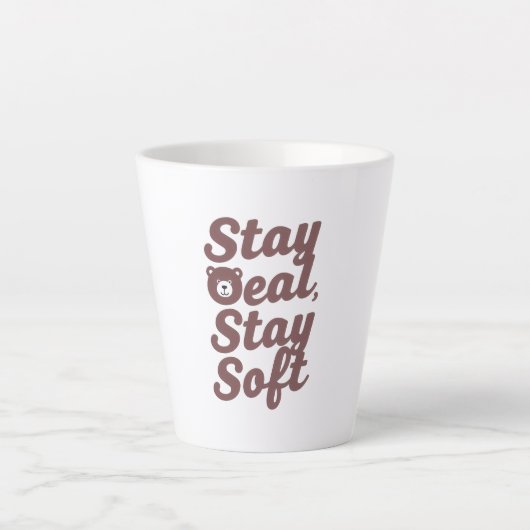 Inspirerende vriendelijkheidsquote met knuffelbeer latte mok (Voorkant)