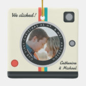 Instant Camera Couple Photo First Kerstmis Keramisch Ornament (Achterkant)