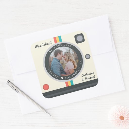Instant Camera Couple Photo Unique Save the Date Vierkante Sticker (Envelop)