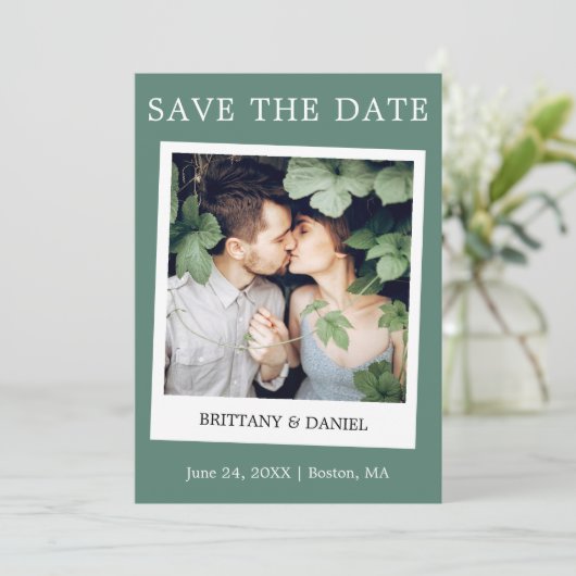Instant Camera Style Paar Foto Eucalyptus Green Save The Date (Staand voorkant)