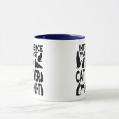 Intelligence-analist Cat Lover Mok (Midden)