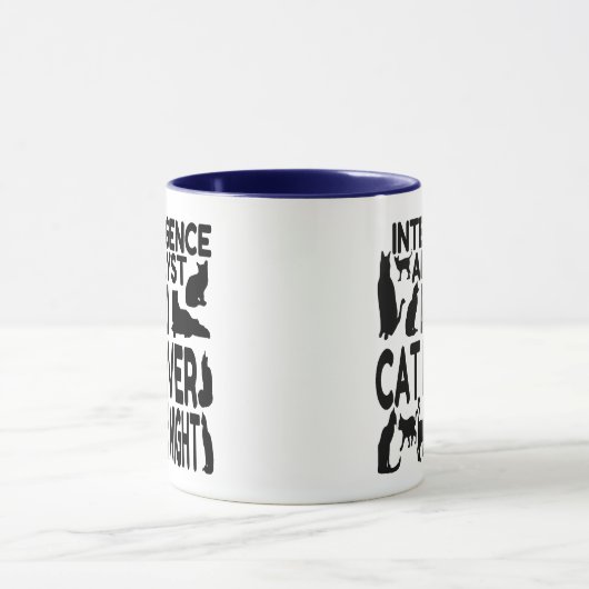 Intelligence-analist Cat Lover Mok (Midden)