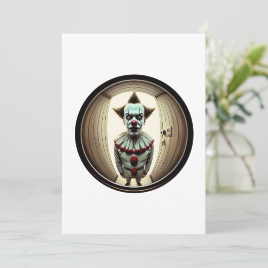 Intense clown die door de deuropening staart | Fis Kaart (Staand voorkant)