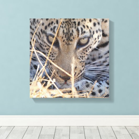 INTENSE LEOPARD EYES CLOSE-UP CANVAS AFDRUK (Insitu (Houten vloer))