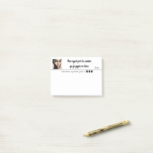 Intensieve gepixelde blik  post-it® notes (Op bureau)