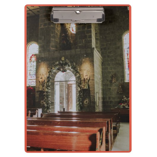 Interieur van versierd stenen muur kerk klembord (Voorkant)
