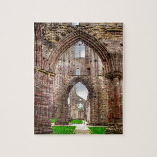 Interior Uitzicht of Ancient Tstage Abbey Wales, V Legpuzzel