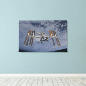 Internationaal ruimtestation 13 canvas afdruk (Insitu (Houten vloer))