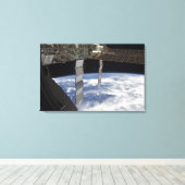 Internationaal ruimtestation 17 canvas afdruk (Insitu (Houten vloer))