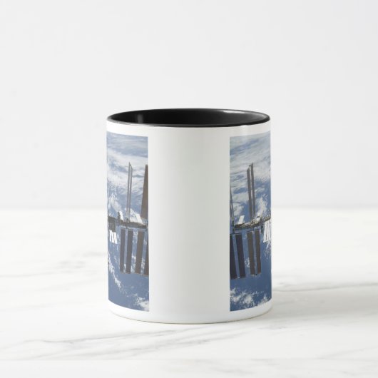 Internationaal ruimtestation in baan 2 mok (Midden)