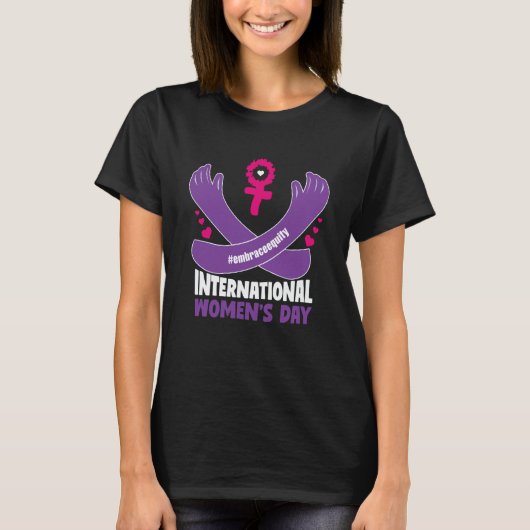 International Women's Day 2023 Embrace Equity 8 Ma T-shirt (Voorkant)