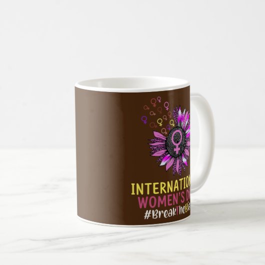 International Women's Day Break the Bias Sun Koffiemok (Voorkant rechts)