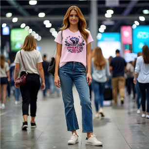 Internationale Vrouwendag 2025: vet, dapper roze T-shirt