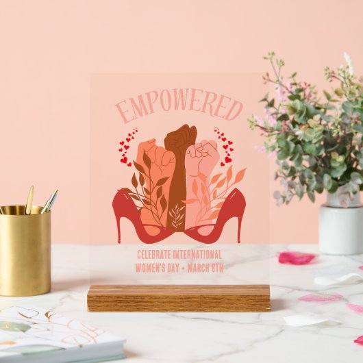 Internationale Vrouwendag EMPOWERED Fists Stiletto Acryl Bord (Huwelijk)