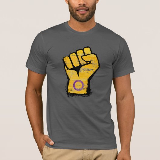 Intersekse trotsvuist t-shirt (Voorkant)