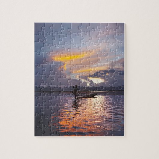 Intha visser been roeiende boot vissen met net legpuzzel (Verticaal)