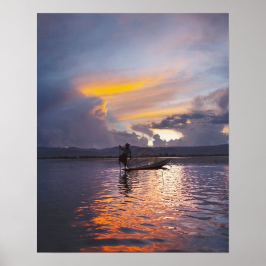 Intha visser been roeiende boot vissen met net poster (Voorkant)
