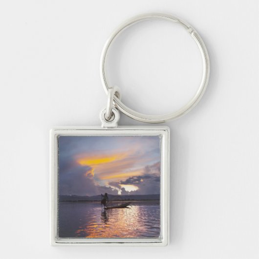 Intha visser been roeiende boot vissen met net sleutelhanger (Voorkant)