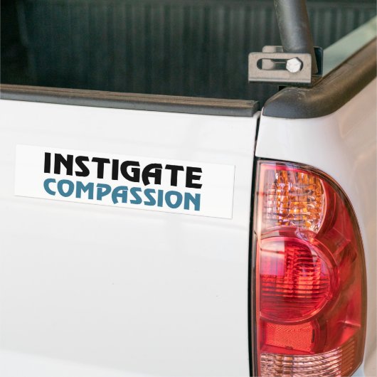 Intigate compassie (de Great Karma Edition) Bumpersticker (Op Truck)
