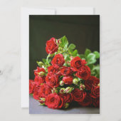 Intimate Close-Up Red Rose Hand-Held Engagement  Kaart (Achterkant)