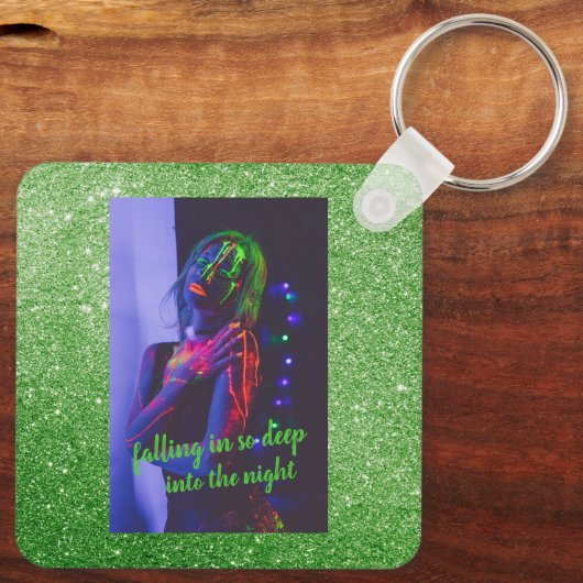 Into the Night Green Faux Glitter Sleutelhanger (Achterkant)