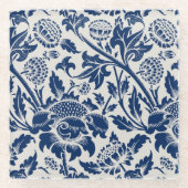 Intricate blue floral pattern on light background glazen onderzetter (Voorkant)