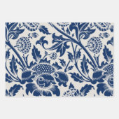 Intricate blue floral pattern on light background inpakpapier vel (Voorkant 2)