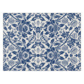 Intricate blue floral pattern on light background tafelkleed (Voorkant (Horizontaal))