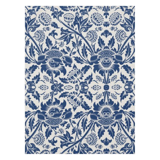 Intricate blue floral pattern on light background tafelkleed (Voorkant)