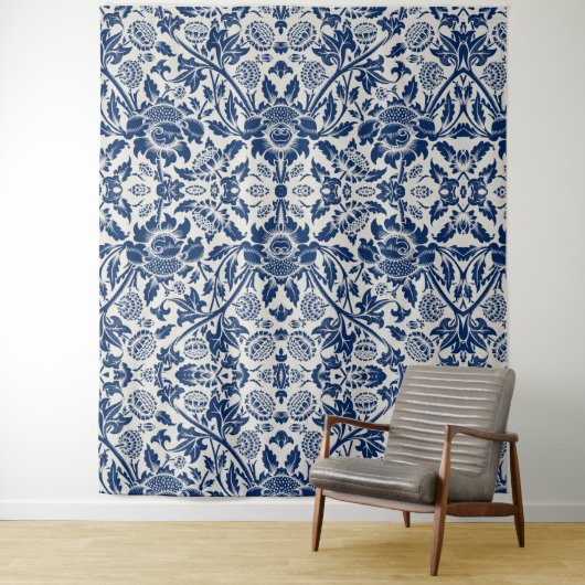 Intricate blue floral pattern on light background wandkleed (In situ)