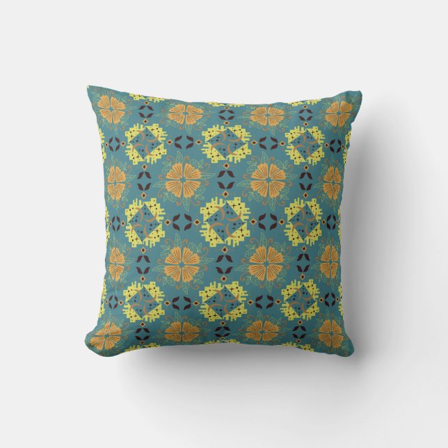 Intricate floral and geometric pattern with orange kussen (Voorkant)
