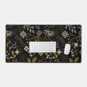 Intricate floral pattern with gold and white  bureaumat (Keyboard & Muis)
