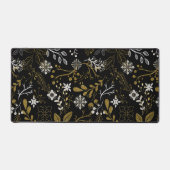 Intricate floral pattern with gold and white  bureaumat (Voorkant)