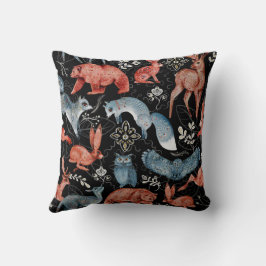 Intricate woodland animals pattern Kussen