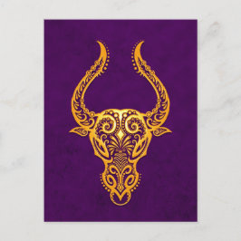 Intricate Yellow Taurus Zodiac op Paars Briefkaart