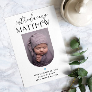 Introductie. Zwart-witte elegante scriptgeboorte Aankondiging