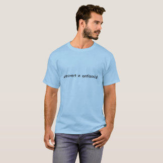 introvert ≠ antisociaal (voor lichte kleuren) t-shirt