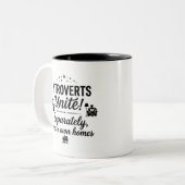 Introvert Homes Cozy Quote Mok (Voorkant links)