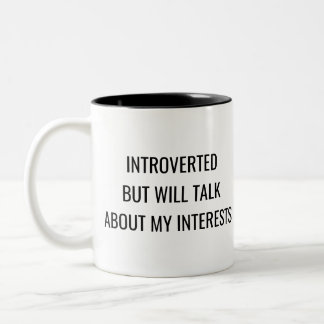 Introvert Humor Mug – Relatable Personality Gift Tweekleurige Koffiemok