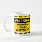 Introvert Mama Charging Funny Coffee Mug Gift Koffiemok (Links)