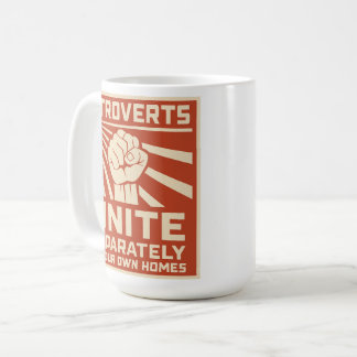 Introverte mensen verenigen zich apart in je eigen koffiemok